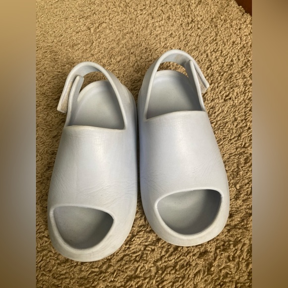 Kids Sling-Up Front Open Toe Sandals - Picture 5 of 6